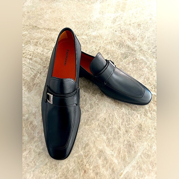 BRAND NEW Magnanni black leather loafers w/ sliver buckle - Picture 2 of 4